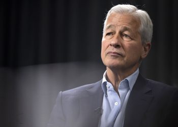 CEO của JPMorgan Chase cảnh báo sự “sụp đổ” có thể xảy ra giữa bối cảnh nhiều rủi ro đe dọa nền kinh tế